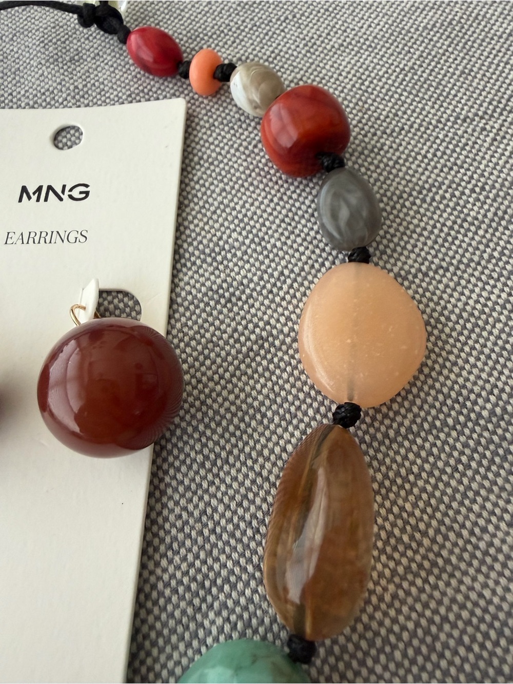 Mango Multicolor Beaded Necklace with Brown Round Resin Earrings - Picture 4 of 6